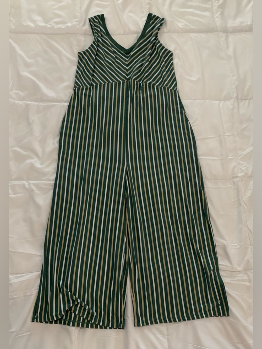 Like New Sz Medium Cuddl Duds Flexwear V-Neck Women's Jumpsuit Sagebrush Stripe
